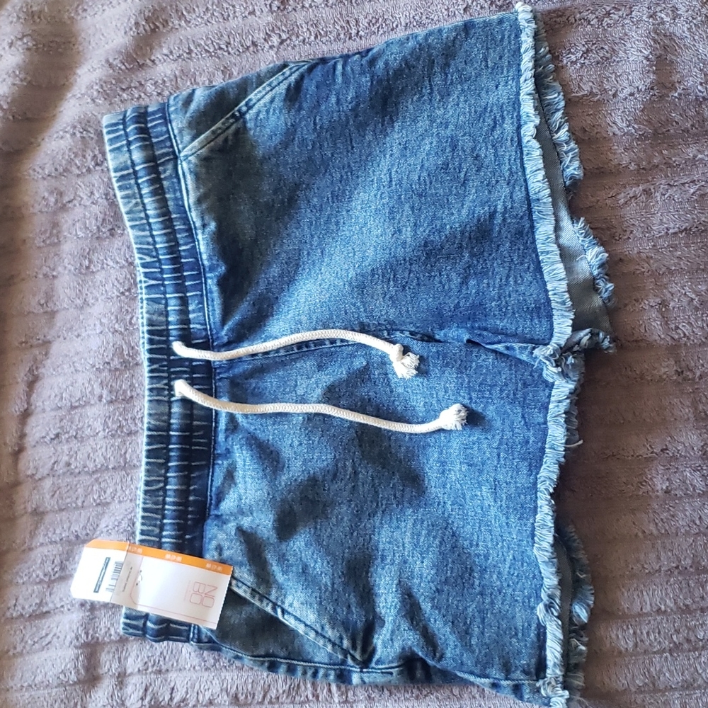 No Boundaries women's shorts